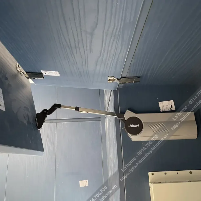 Tay Nâng Cánh Tủ Bếp BLUM