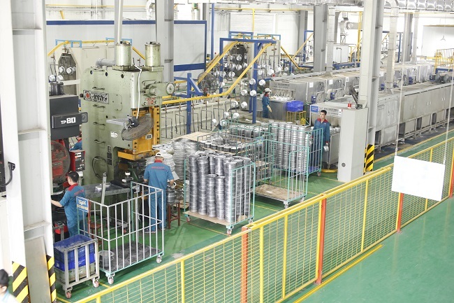 Giá bát nâng hạ Kitchen Go của nước nào?